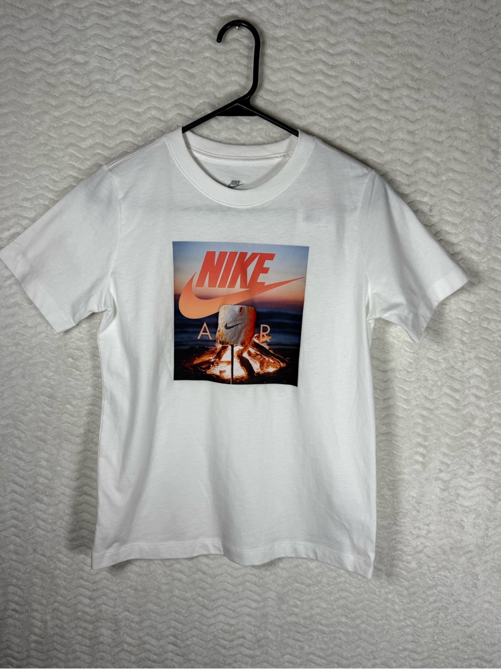 Nike Youth White T-Shirt with Orange and Blue Graphic 🔥🔥